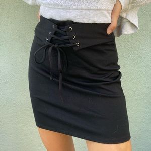 Black Skirt!